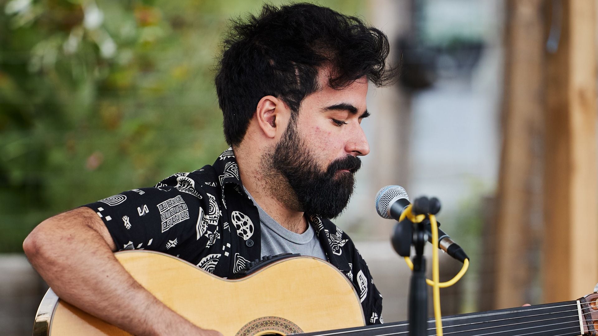 Tamami zabanha be donbale khaanei hastand - All language is a longing for home - Detail 6