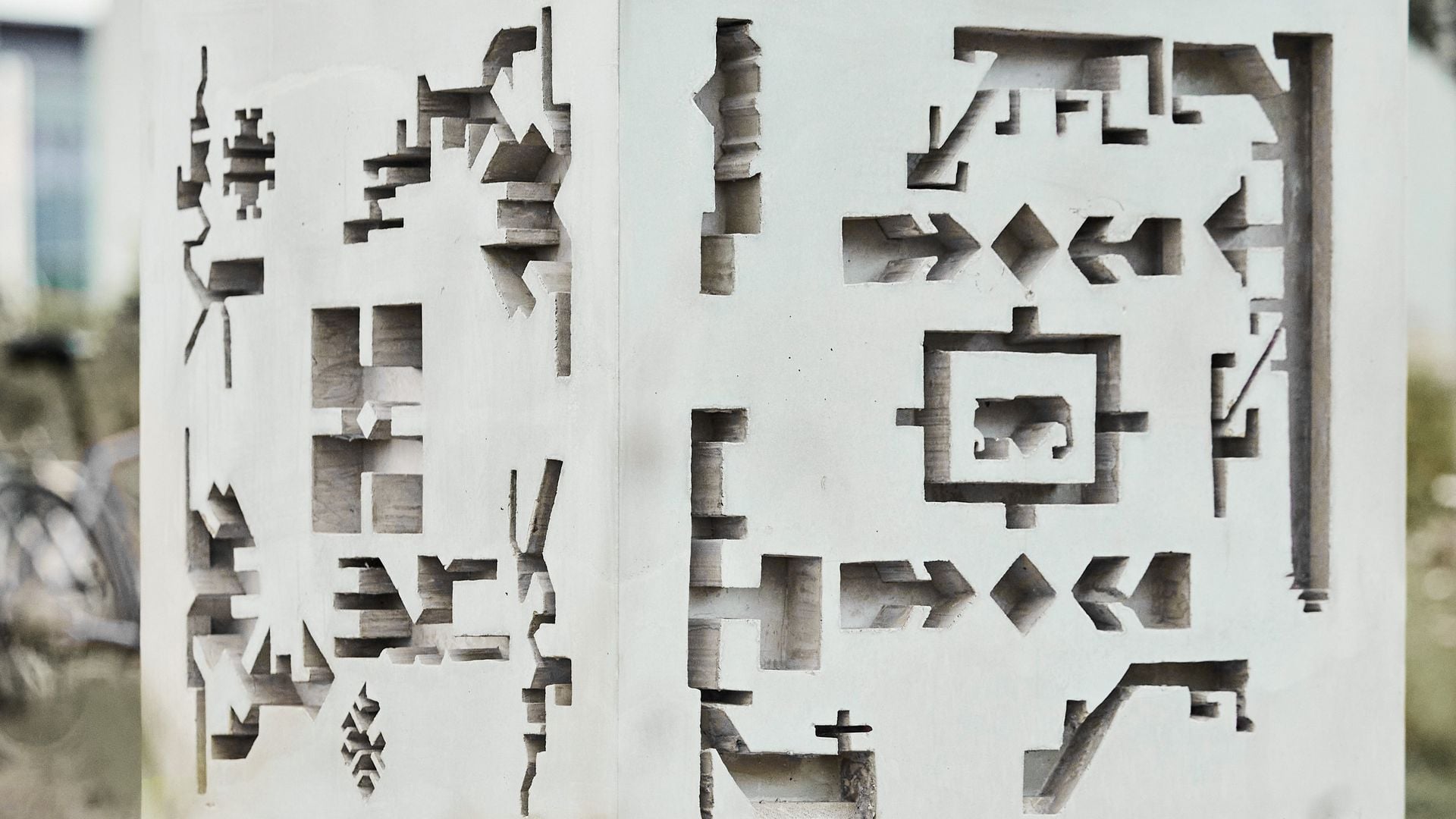 Tamami zabanha be donbale khaanei hastand - All language is a longing for home by Farila Neshat